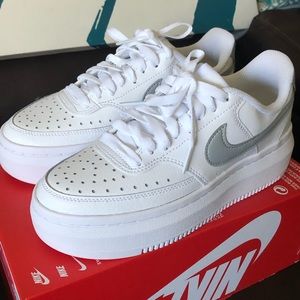 Nike Court Vision Alta